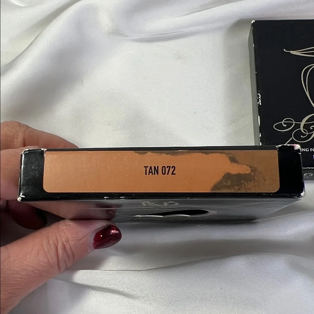 KVD‎ Good Apple Foundation Balm Set of 2 Tan 072 Brand New in Box